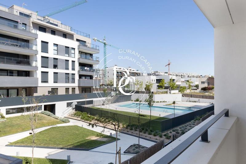 Foto c5dbb072-d020-446c-91b0-5a86a885ef26. Piso  de 155 m2 con piscina, vistas y terraza en venta en laragai, en Vilanova i la Geltrú