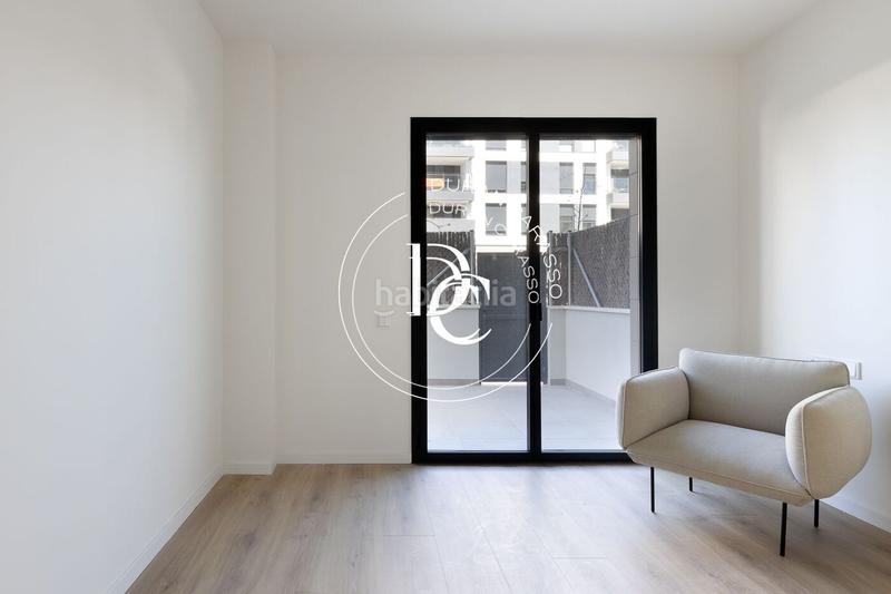 Foto e06c1978-fd13-4f7d-9134-627595427976. Piso  de 155 m2 con piscina, vistas y terraza en venta en laragai, en Vilanova i la Geltrú