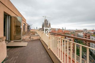 Dachwohnung in El Camp d´en Grassot i Gràcia Nova. Ático de lujo de 197 m2 con vistas y terraza en venta en sagrada