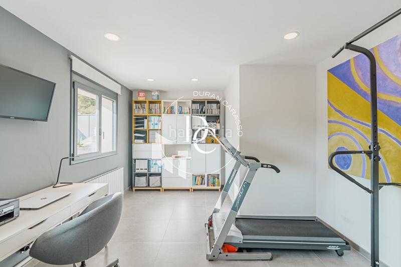 Foto 1bd8416c-96cf-46a0-b115-c485fbb432c3. Casa con riscaldamento parcheggio in Centre Vendrell (El)