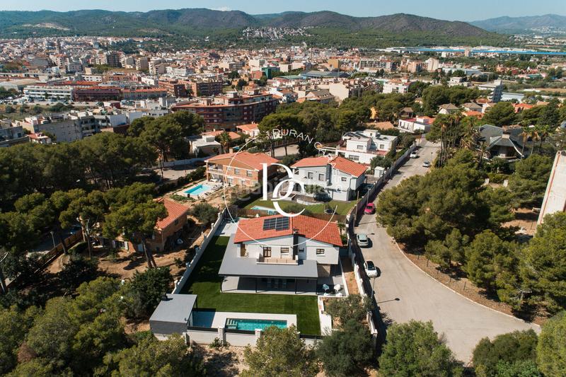 Foto ff0cd570-98ea-45b3-b4c6-cb8370b4fef9. Casa con riscaldamento parcheggio in Centre Vendrell (El)