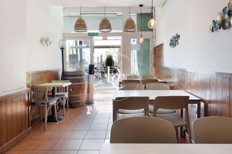 Foto fe4fa0dc-7166-43c6-8b4f-089363470d1b. Local commercial dans Barri de Mar Vilanova i la Geltrú