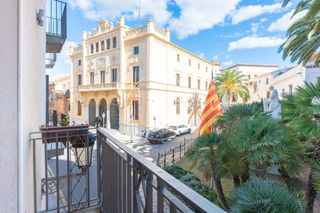 Lloguer Pis  Ajuntament. Piso de 119 m2 con vistas y terraza en alquiler en centre, sitge
