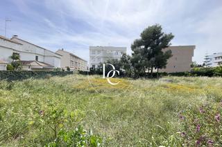 Terreny residencial a Carrer poeta trinitat catasús 11. Parcela de 1365 m2 en venta en vinyet, sitges