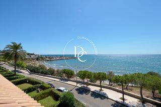 Casa  Carrer de ramón planes. Casa de lujo de 200 m2 con piscina y vistas en venta en aiguadol
