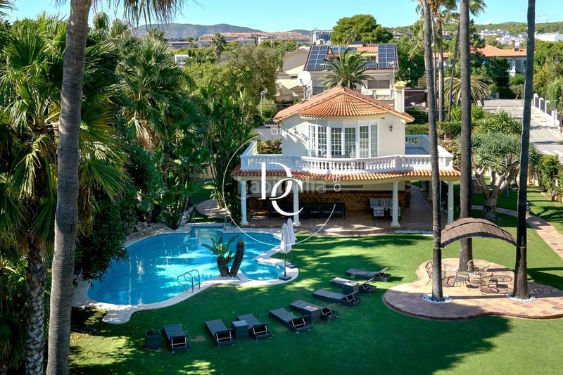 Foto 3ab19b14-dd23-42c4-87fd-eaa3a176ff41. Casa amb calefacció piscina a Can Girona - Terramar - Vinyet Sitges