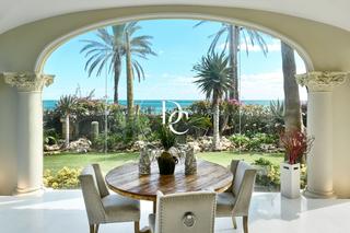 Maison  Passeig marítim. Casa de lujo de 768 m2 con piscina y vistas en venta en terramar