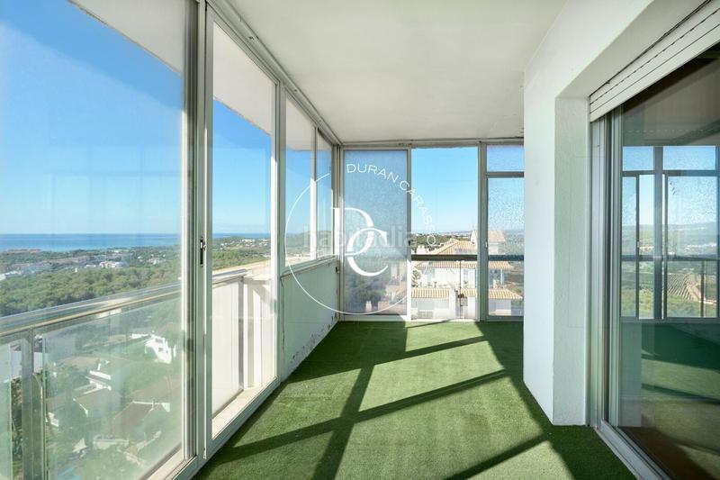 Foto ad06ae8a-6cbd-4996-bed1-6d2e7edb7c33. Piso  de 151 m2 con vistas y terraza en venta en santa bàrbara, en Sitges