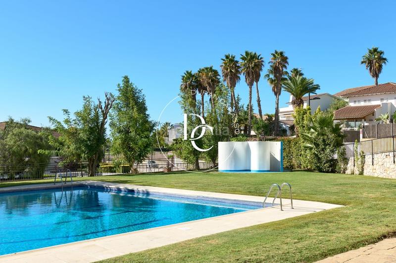 Foto dc697f3d-36bb-4bbd-80f1-00f5882cc185. Piso  de 151 m2 con vistas y terraza en venta en santa bàrbara, en Sitges