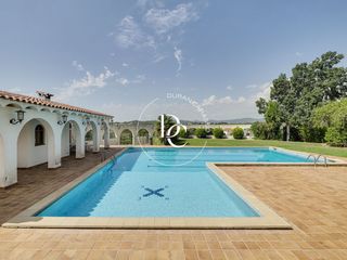 Masia  Cam� de la carrerada. Mas�a de 420 m2 con piscina y vistas en venta en font rub�