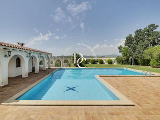 Masia  Camí de la carrerada. Masía de lujo de 420 m2 con piscina y vistas en venta en font ru