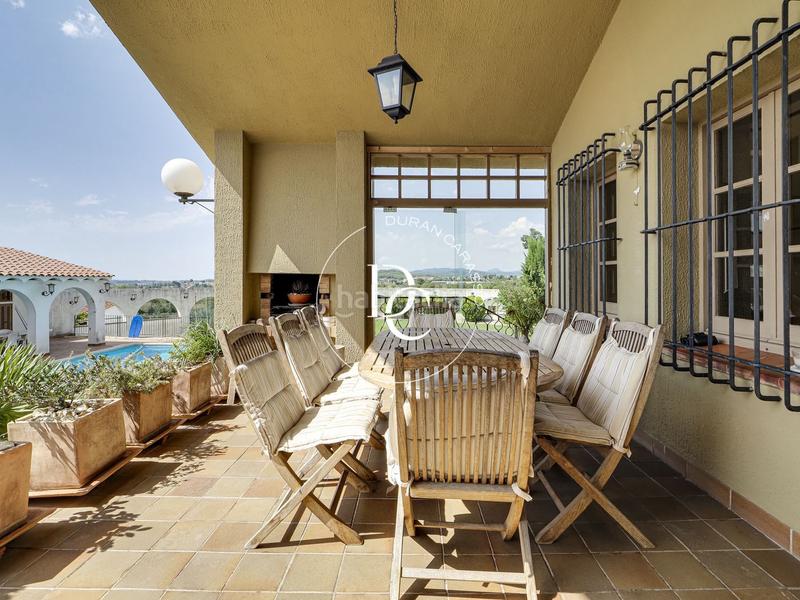 Foto 151b0e9a-8f59-45cf-b1bc-c32b23b1eea2. Masía  de lujo de 420 m2 con piscina y vistas en venta en font rubí en Font-rubí