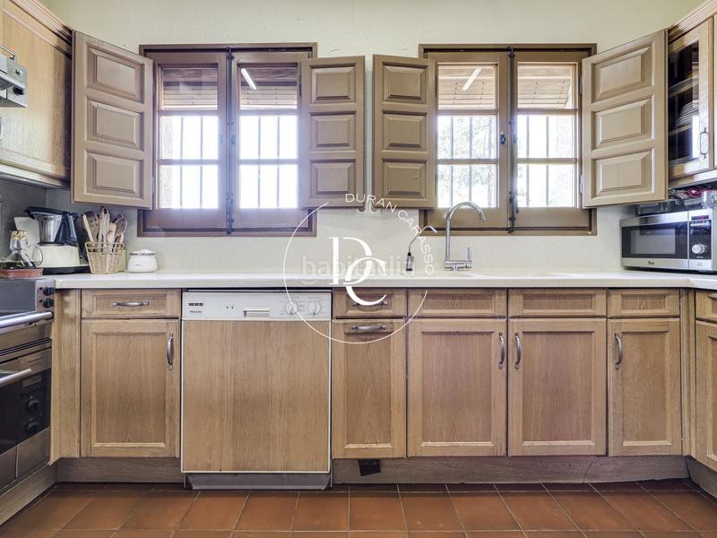 Foto 256a67a4-325f-4bbd-a586-429da28d5346. Masía  de lujo de 420 m2 con piscina y vistas en venta en font rubí en Font-rubí