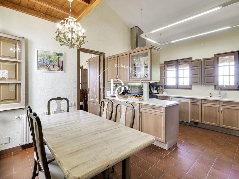 Foto e1096469-b9d1-48b6-a6ea-be6e326ede87. Masía  de lujo de 420 m2 con piscina y vistas en venta en font rubí en Font-rubí