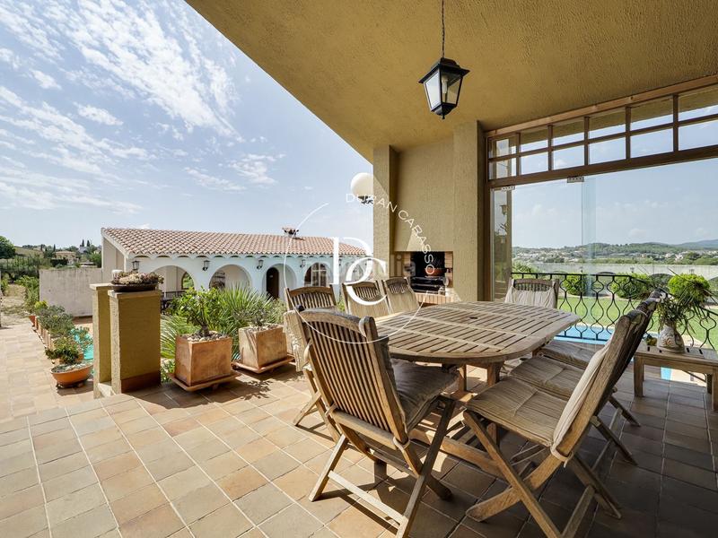 Foto e5935d1f-dd04-4d53-b42d-793d7771e88f. Masía  de lujo de 420 m2 con piscina y vistas en venta en font rubí en Font-rubí