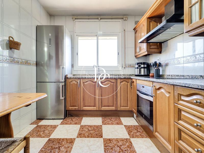 Foto 5a38b9b3-623d-46a9-8bc9-f43b8eb7a7a0. Maison avec chauffage parking dans Canyelles