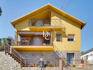 Maison  Carrer puig de les forques. Casa de 316 m2 con vistas en venta en canyelles