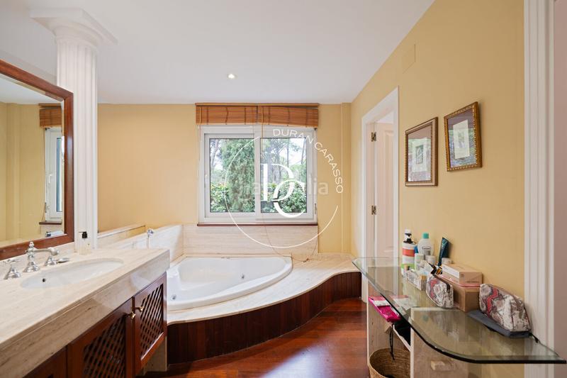 Foto f8ab4129-2d5e-4c92-adf0-643edbba9e14. Lloguer casa amb calefacció aparcament piscina a Sitges