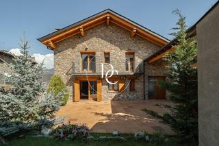 Casa  Camí talló. Casa de 197 m2 con vistas en venta en bellver de cerdanya