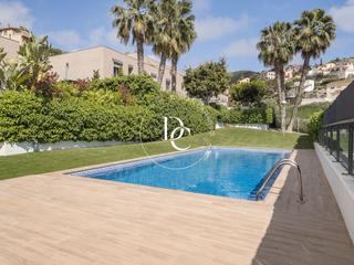 Maison  Passeig fondo del pere joan. Casa de 168 m2 con vistas en venta en quint mar, sitges