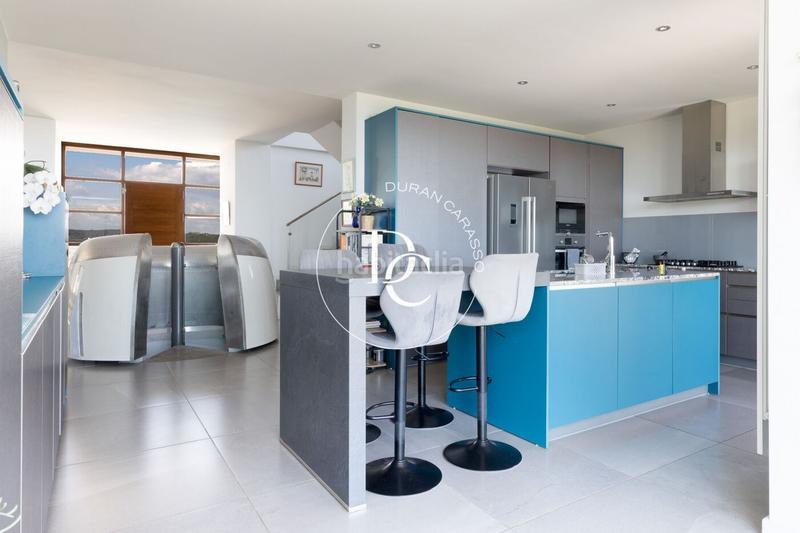 Foto 5863e5ba-0b4e-499b-9a94-79a065f77f87. Casa amb calefacció aparcament piscina a Levantina - Montgavina - Quintmar Sitges