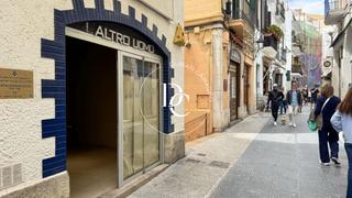 Local commercial  Carrer major. Local comercial de 74 m2 en venta en sitges