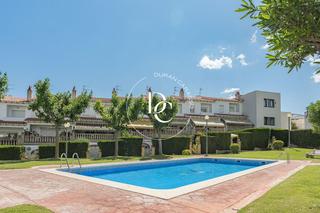 Maison  Passatge de federica montseny. Casa de 230 m2 con piscina y vistas en venta en sant pere de rib