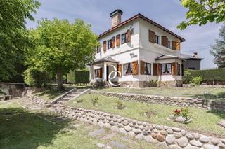 Casa  Antic camí de llívia. Casa de 201 m2 con vistas en venta en puigcerdà