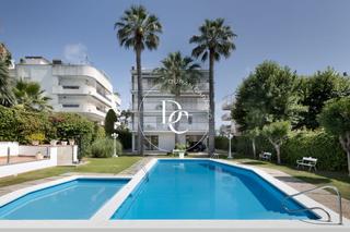 Pis  Avinguda de nostra senyora del vinyet. Piso de 74 m2 con terraza en venta en sitges