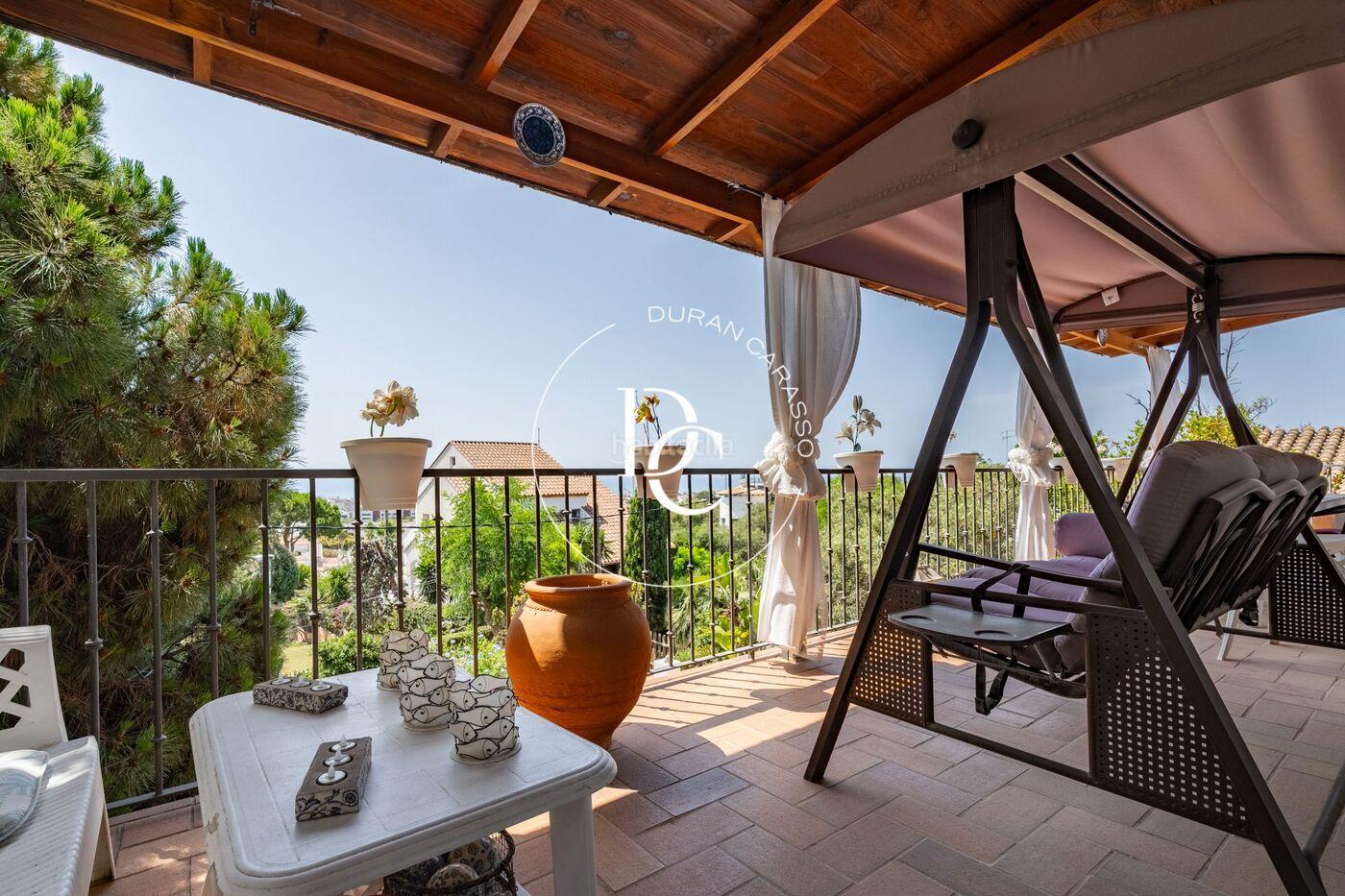 Casa de lujo de 315 m2 con piscina en venta en Vallpineda, Sitge Sitges