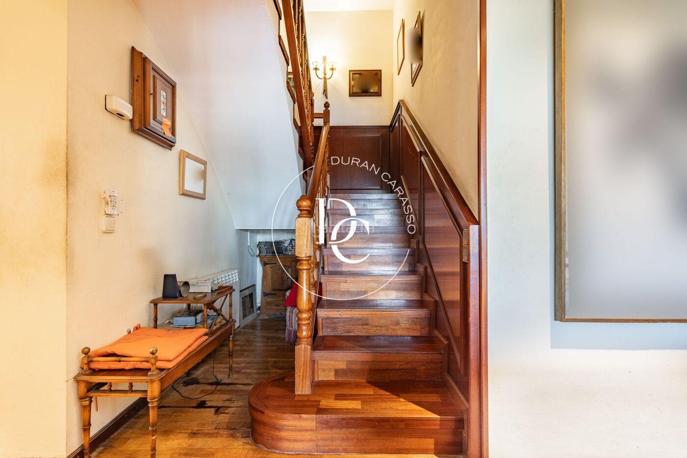 Casa de lujo de 315 m2 con piscina en venta en Vallpineda, Sitge Sitges