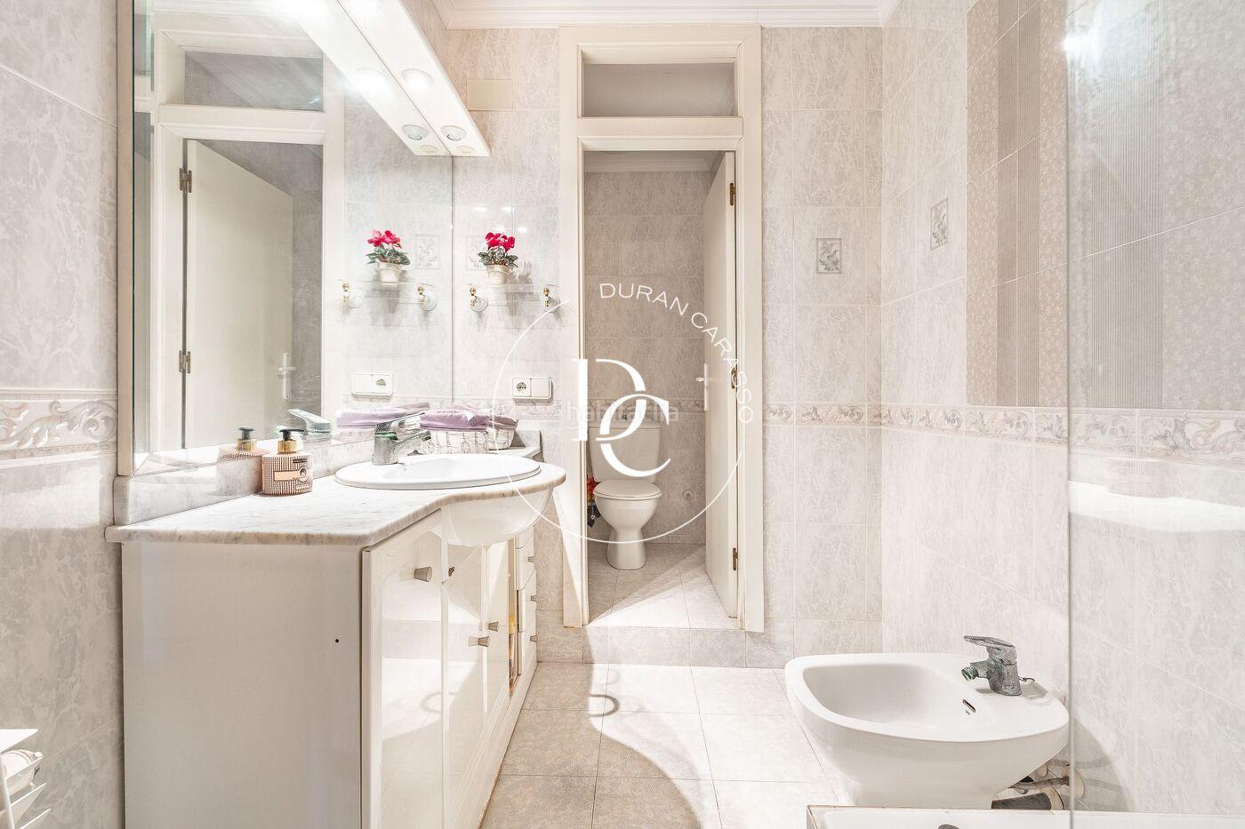 Casa de lujo de 315 m2 con piscina en venta en Vallpineda, Sitge Sitges
