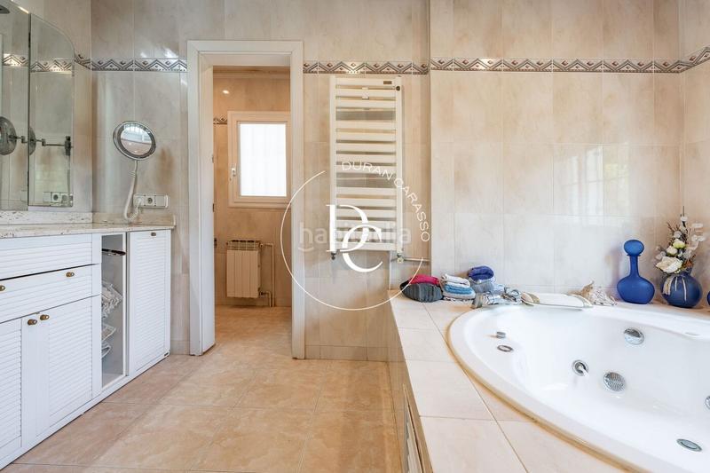 Foto 663eed1f-965c-4409-9127-bd11561070c5. Casa  de lujo de 315 m2 con piscina en venta en vallpineda, en Sitges