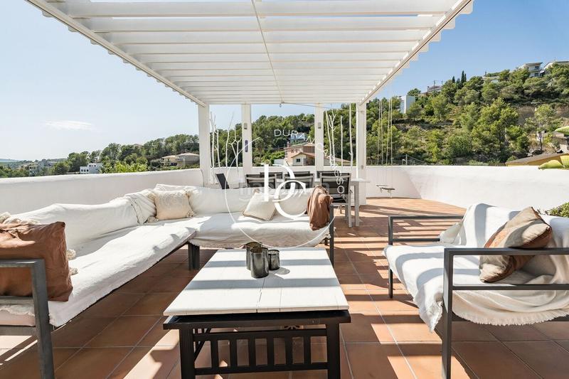 Foto 07886672-6273-49fe-9098-e7f08cb065e2. Alquiler casa  de lujo de 306 m2 con piscina y vistas en alquiler en can suria, en Olivella