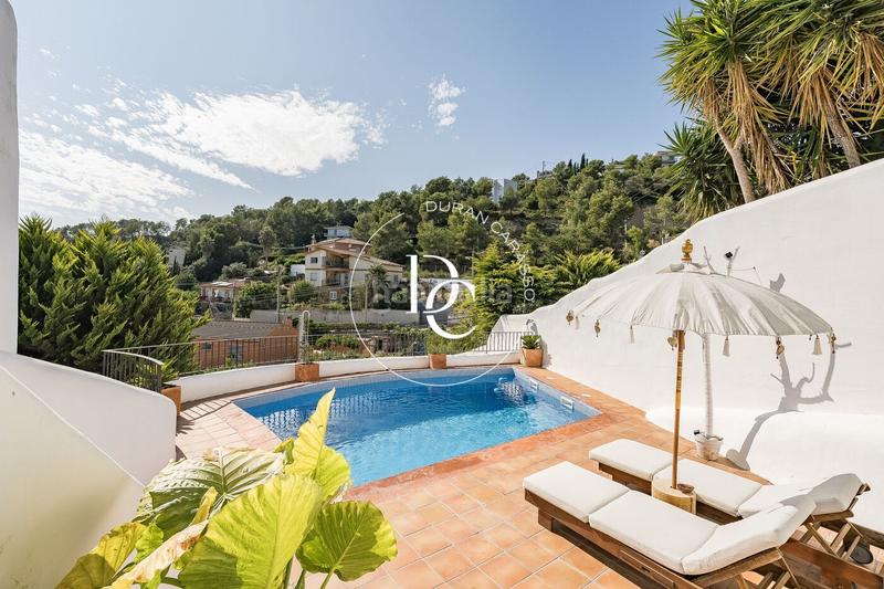Foto b7a5fe3e-a3b0-4b10-b357-20f4d6af7eae. Alquiler casa  de lujo de 306 m2 con piscina y vistas en alquiler en can suria, en Olivella