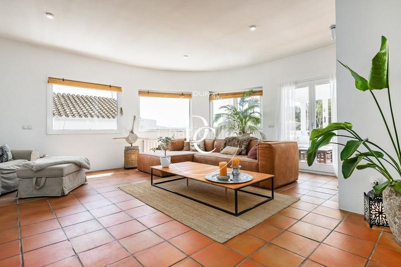 Foto bf481948-b468-42ac-95b6-d1d629c6e738. Alquiler casa  de lujo de 306 m2 con piscina y vistas en alquiler en can suria, en Olivella
