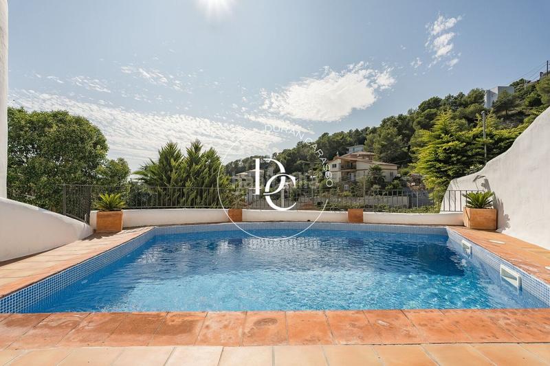 Foto e9af7541-f07d-42db-a6a1-e4b60275dc48. Alquiler casa  de lujo de 306 m2 con piscina y vistas en alquiler en can suria, en Olivella