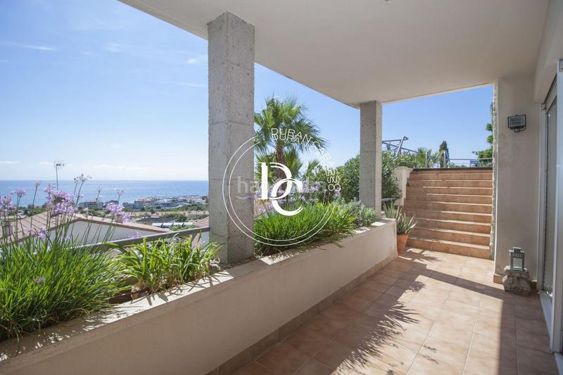 Foto 61eb966b-f3d5-4099-9d9a-e6f111e52ebf. Casa con riscaldamento parcheggio piscina in Levantina - Montgavina - Quintmar Sitges