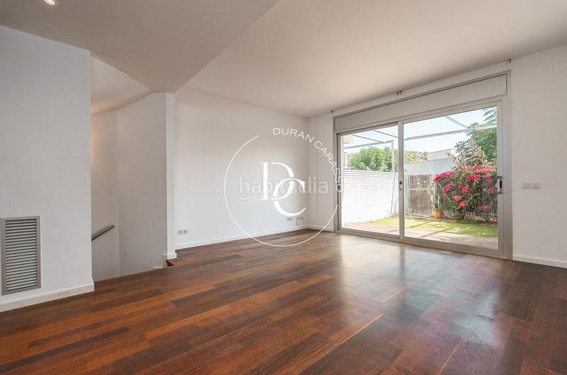 Foto 1eecdd92-59d0-48ca-b2d7-662f7711d46d. Casa con riscaldamento parcheggio piscina in Levantina - Montgavina - Quintmar Sitges