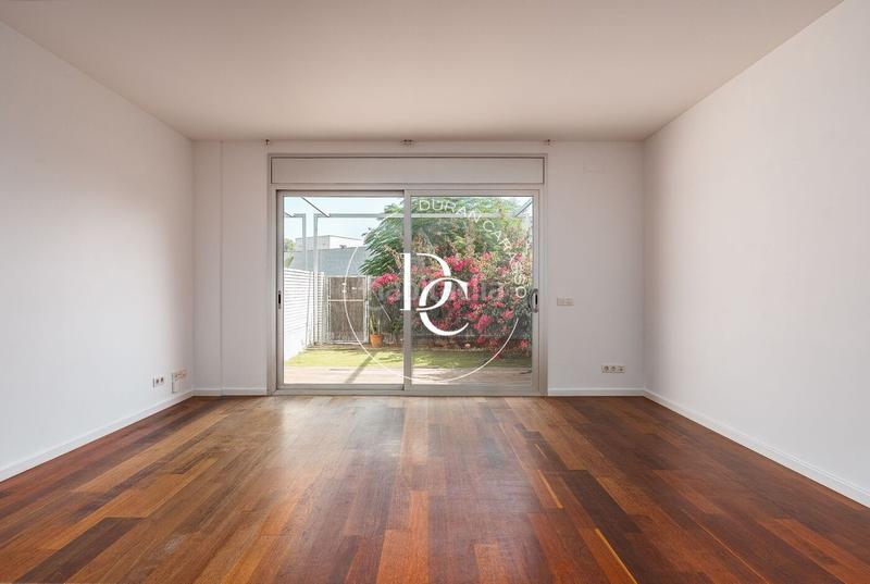 Foto cd9cf30f-f158-48d2-9aa0-f0ff7798d09b. Casa con riscaldamento parcheggio piscina in Levantina - Montgavina - Quintmar Sitges