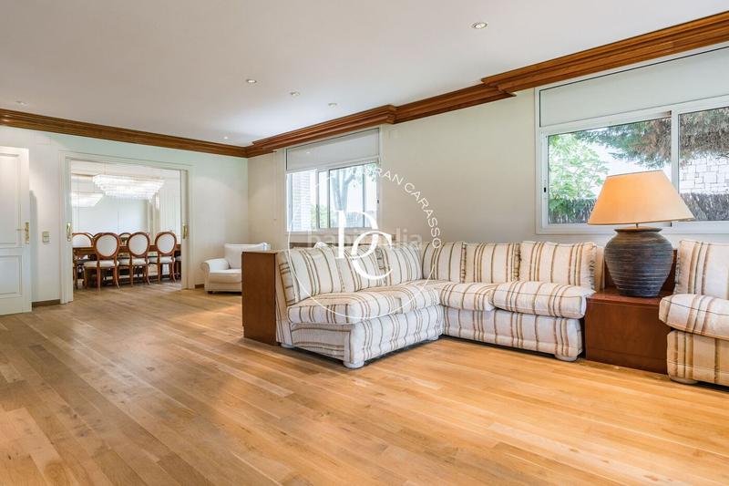 Foto f7b3add2-3965-49f7-890d-56cc117d55f9. Alquiler casa  de lujo de 820 m2 con piscina y vistas en alquiler en terramar, en Sitges