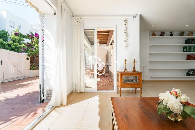 Foto b8f8f0b4-e671-400a-ab61-796a580729fc. Casa  de 113 m2 en venta en Can Girona - Terramar - Vinyet Sitges