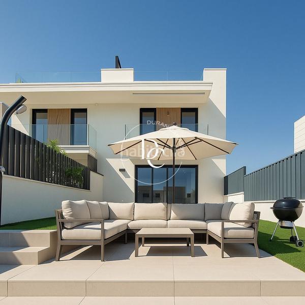 Foto d8c9a2b4-d960-4cf4-9a58-0958b53dc6bd. Casa amb calefacció aparcament piscina a Ametllers - Poble Sec Sitges