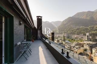 Àtic a Escaldes-Engordany. Ático de lujo de 250 m2 con vistas y terraza en venta en les esc
