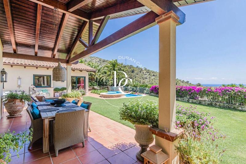 Foto fe986356-b2c2-43c4-a54c-670a62806413. Haus mit parking pool in Levantina - Montgavina - Quintmar Sitges