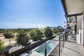 Appartement  Carrer del riu segura. Piso de 136 m2 con terraza en venta en vilanova i la geltrú