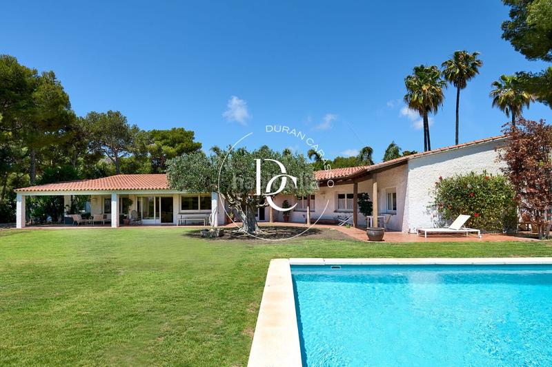 Foto 165c8489-90ed-4dc6-906c-efc97e2c861a. Casa amb calefacció piscina a Can Girona - Terramar - Vinyet Sitges