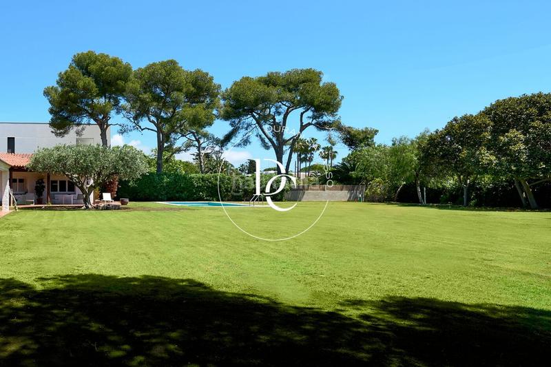 Foto 8200aa37-49c8-41d2-8b1f-96c0f51fee31. Casa amb calefacció piscina a Can Girona - Terramar - Vinyet Sitges