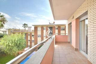 Dúplex  Carrer del masteler. Duplex de 86 m2 con piscina, vistas y terraza en venta en castel