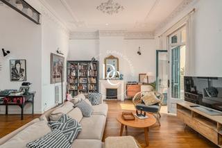 Appartamento  Carrer de casp. Piso de lujo de 194 m2 con terraza en venta en la dreta de leixa